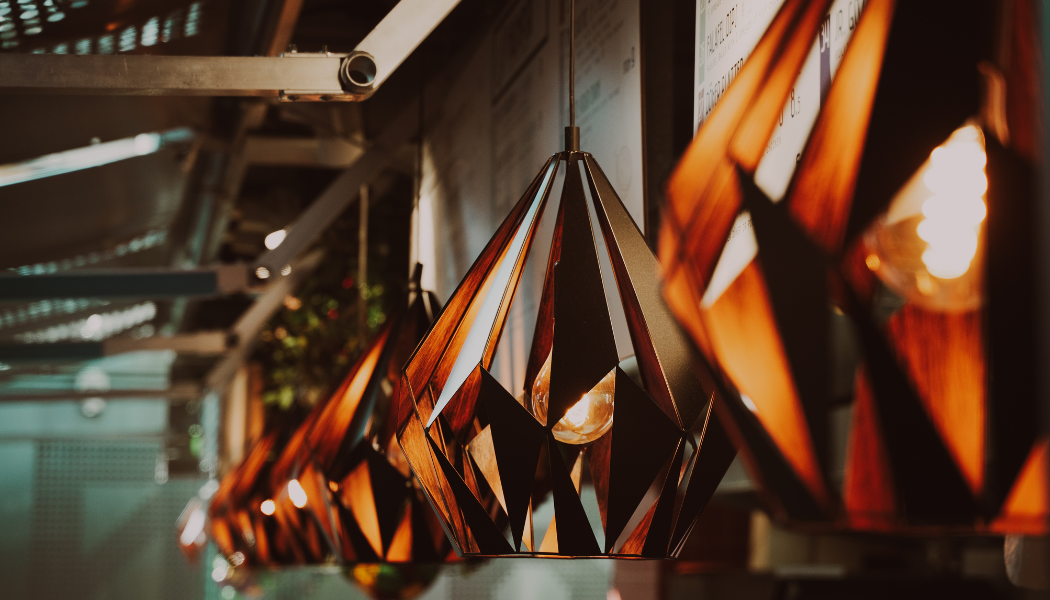 plusieurs abat jour en style bois et metal